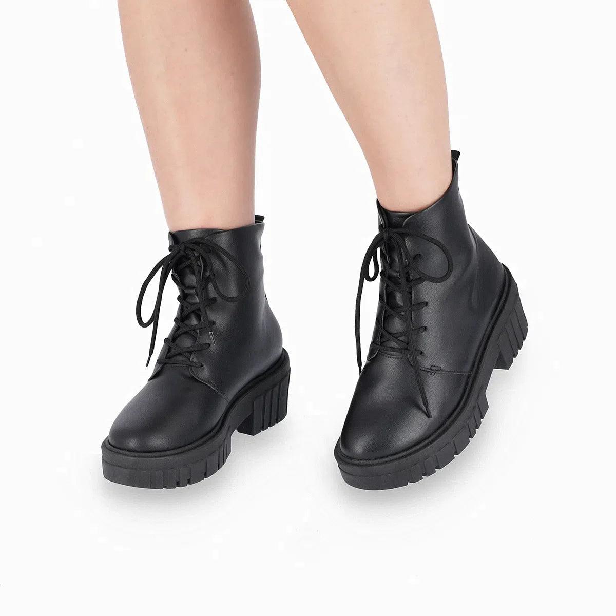 Aline Salto Boots - Premium Womens Boots from Piccadilly - Just LE 4999! Shop now at  TIT | Team for International Trading