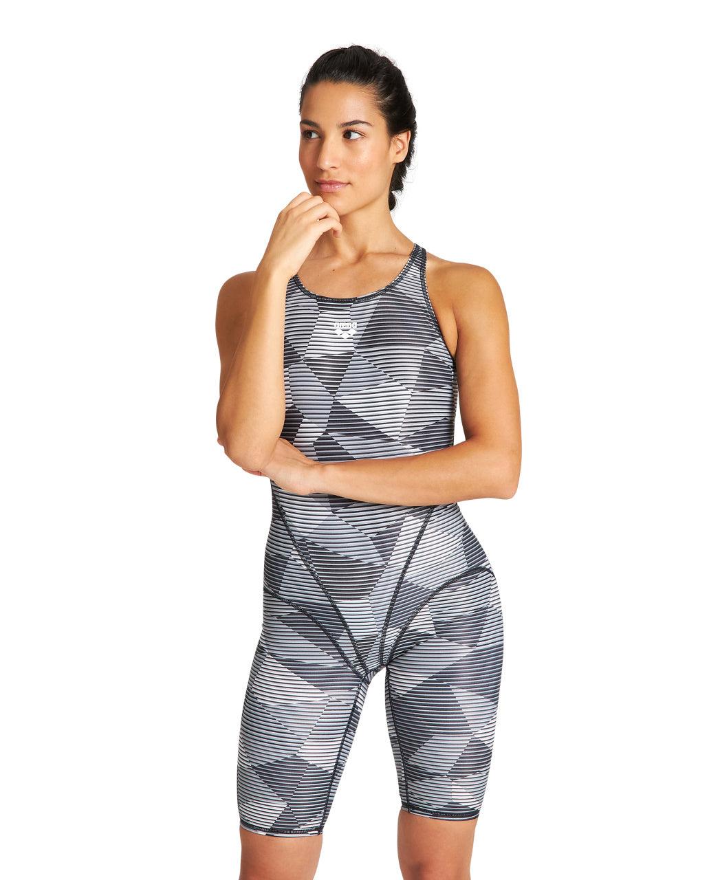 W Striped Geo Full Body - Premium Women's Training Swimwear from arena - Just LE 4299! Shop now at  TIT | Team for International Trading