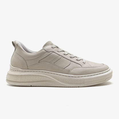 Pace Sneakers