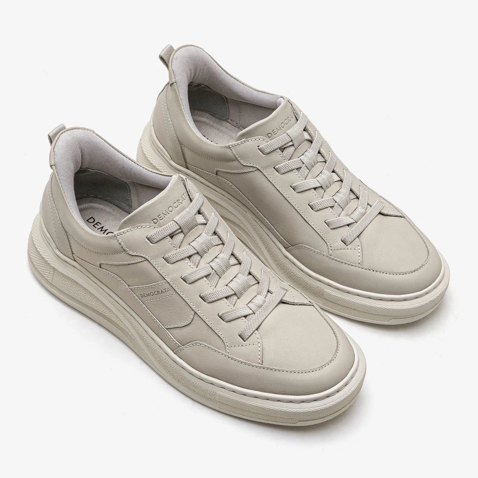 Pace Sneakers