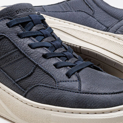 Pace Sneakers