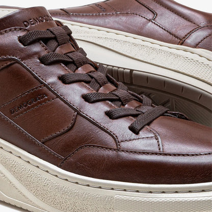 Pace Sneakers