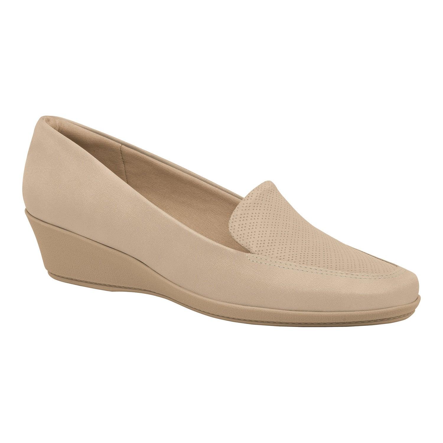Loafer Ivone Salto Anabela - Premium Womens Lifestyle Shoes from Piccadilly - Just LE 3499! Shop now at  TIT | Team for International Trading